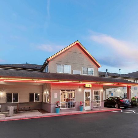 Super 8 By Wyndham Gresham/Portland Area Or Hotel Екстериор снимка