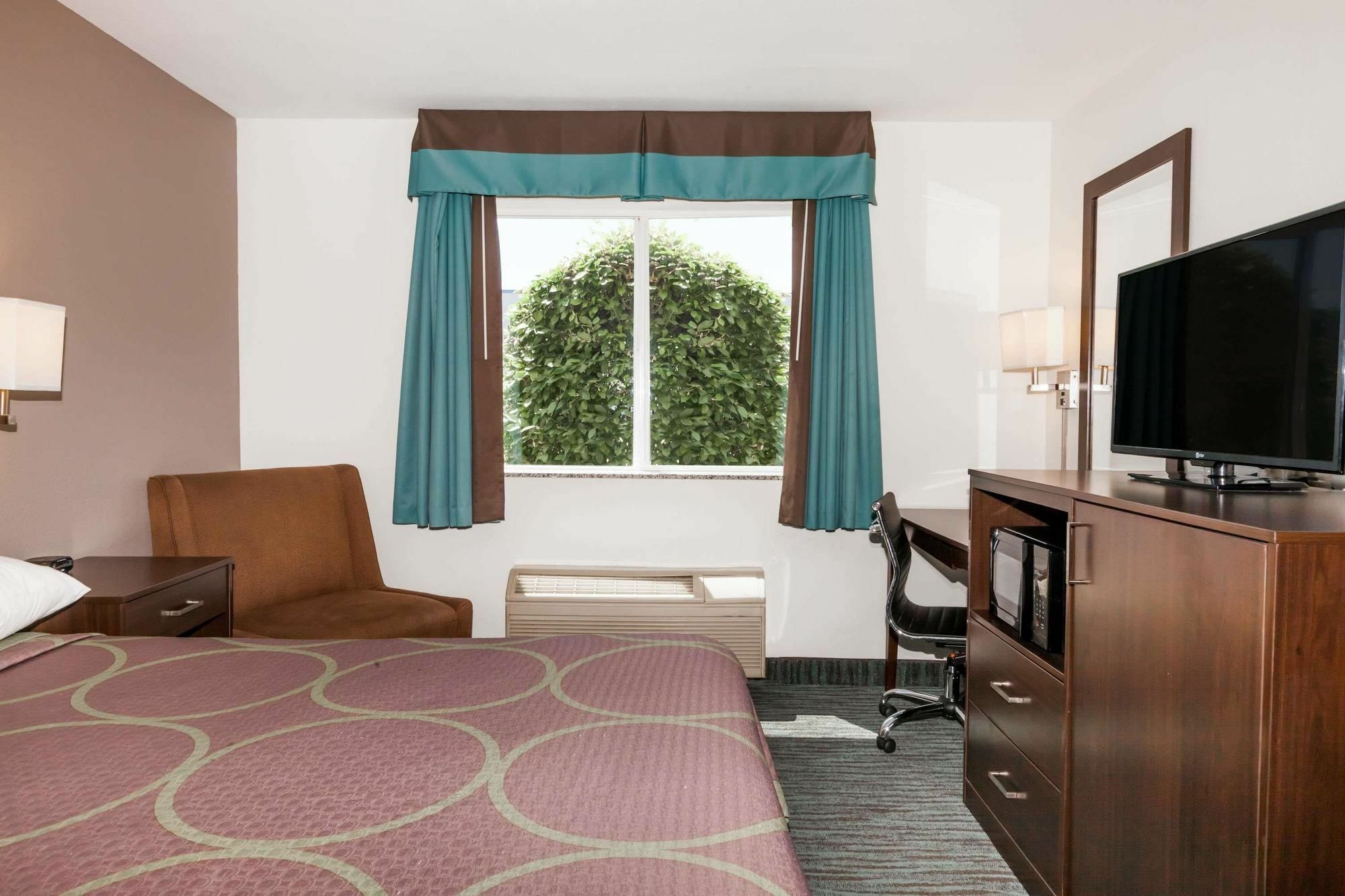 Super 8 By Wyndham Gresham/Portland Area Or Hotel Екстериор снимка