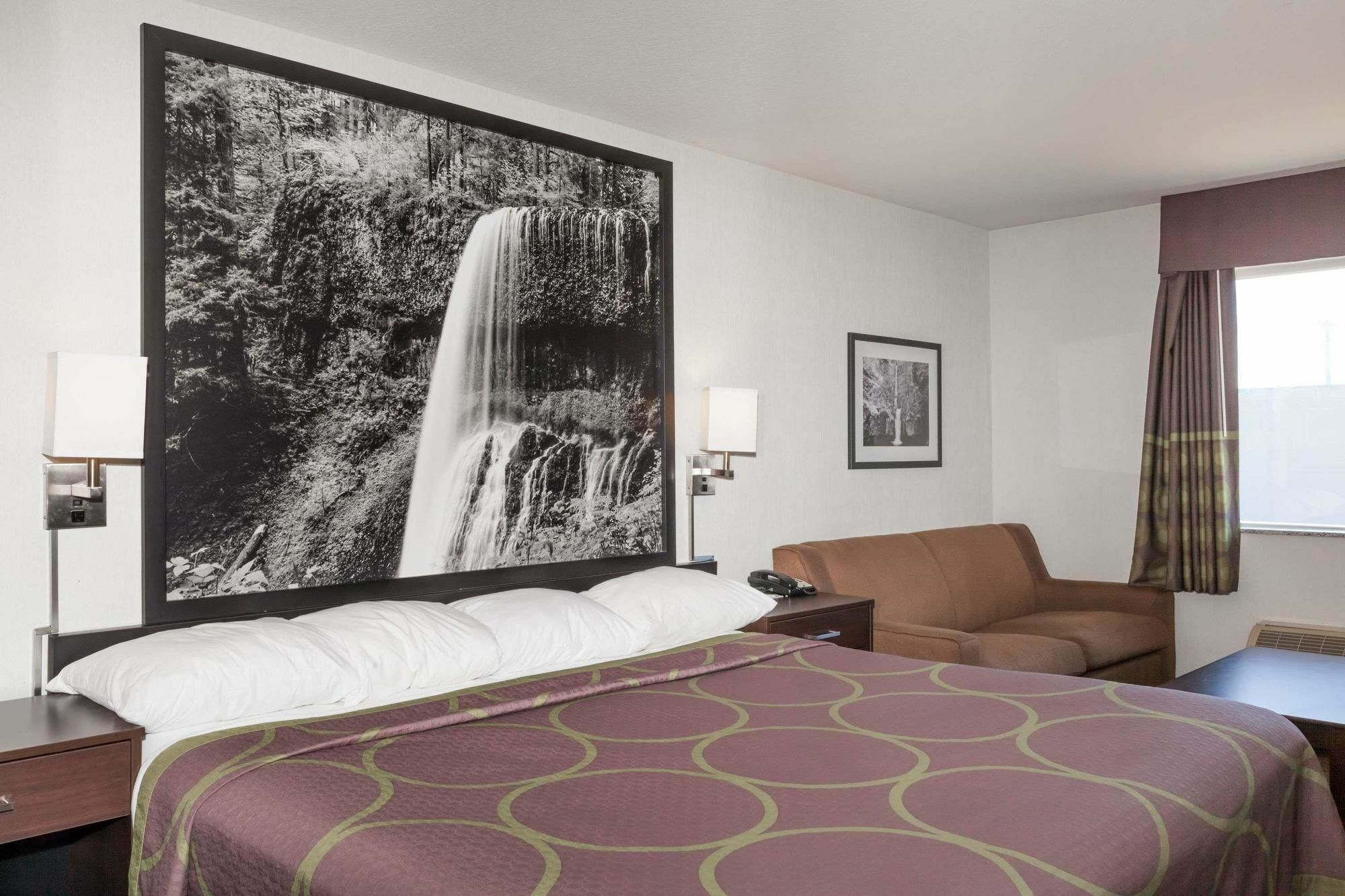 Super 8 By Wyndham Gresham/Portland Area Or Hotel Екстериор снимка